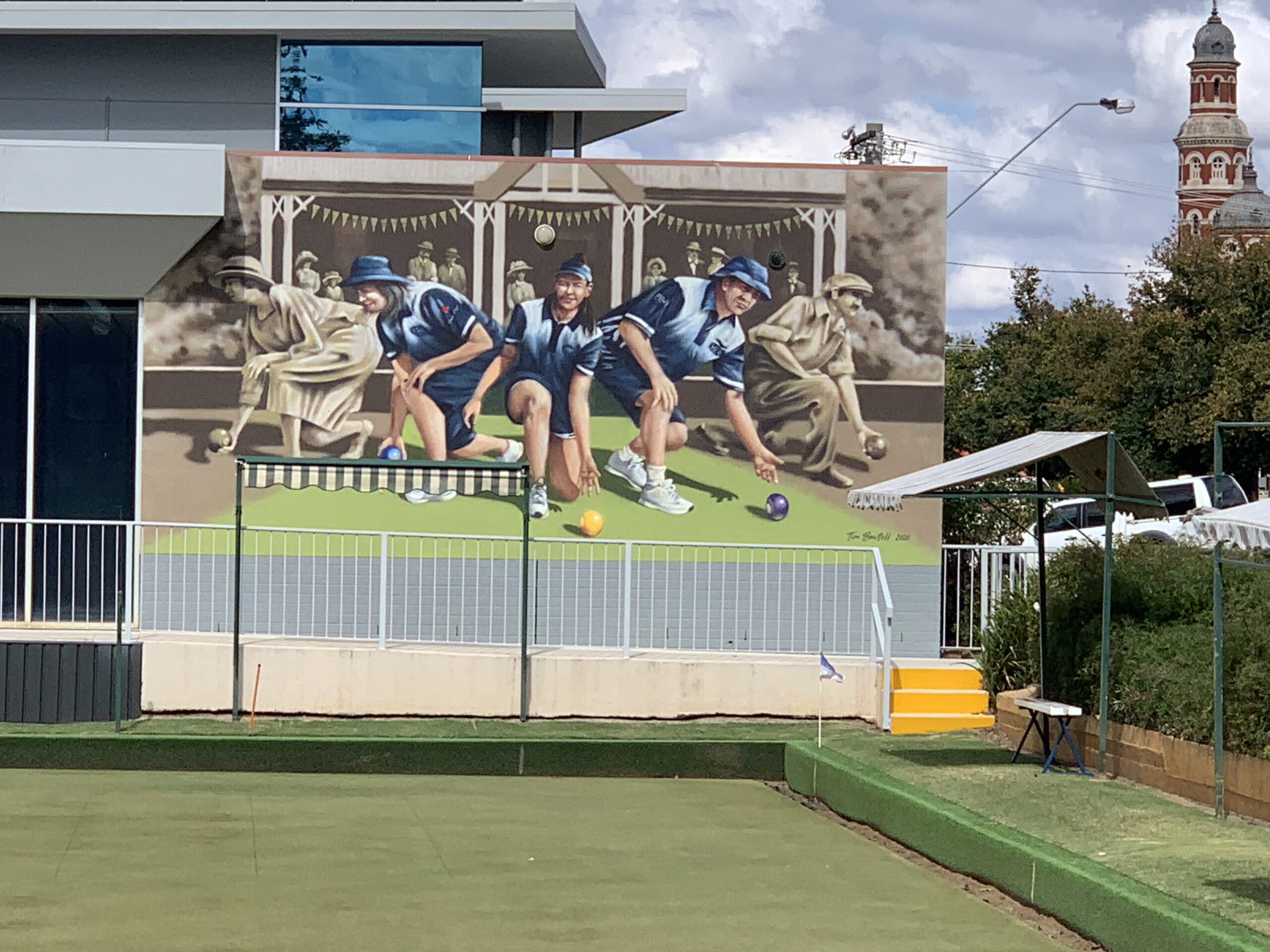 Mural on the wall of the Benalla Bowls Club